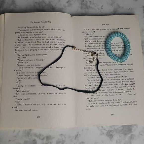 Black Chocker Necklace with free teletie - Picture 2 of 7